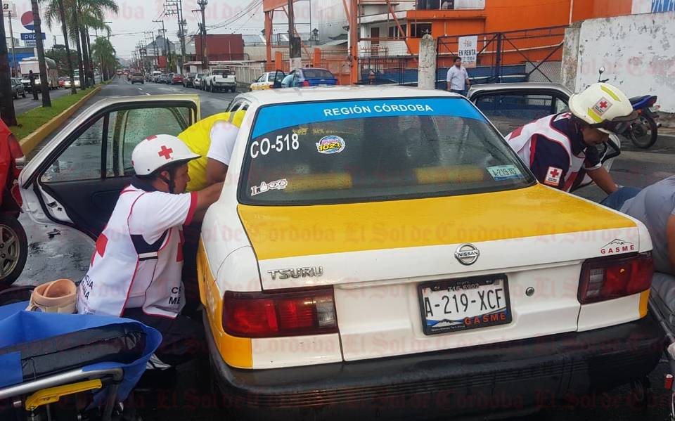  Choque de un taxi y un automóvil en bulevar Córdoba-Peñuela deja a dos  mujeres lesionadas - El Sol de Córdoba | Noticias Locales, Policiacas,  sobre México, Veracruz y el Mundo