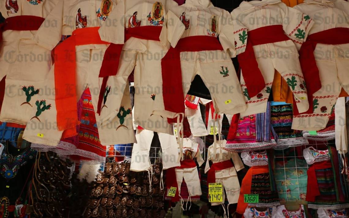 Empieza la venta de trajes de “Inditos” en la ciudad - El Sol de Córdoba |  Noticias Locales, Policiacas, sobre México, Veracruz y el Mundo